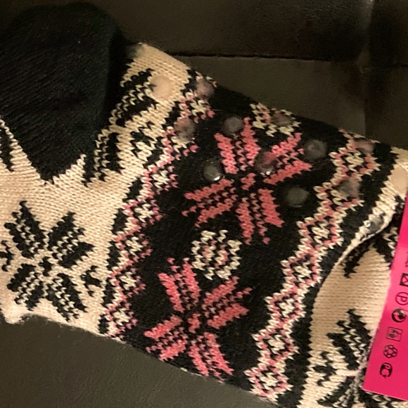 Sherpa Slipper Socks - Peach & Navy Snowflake Design - 2 - Picture 4 of 4